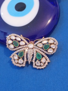 Amaira Jewels - Broche de Mariposa Vintage en Plata 925 con Cristales de Lujo, Piedras Verdes en Forma de Pera, Joyería Unisex, Regalo Hecho a Mano - Product Image 2