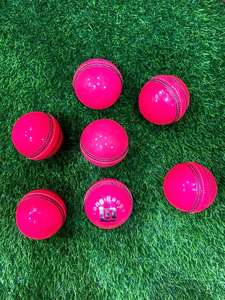 Balles de cricket roses en cuir véritable, balles de match, balles de qualité testée, balles 2020, balles de cricket en cuir 156g, cousues à la machine, Pakistan - Product Image 4