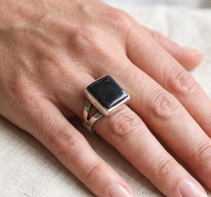 Bague unisexe en argent sterling 925 massif, pierre précieuse hématite naturelle Memoria Jewels, faite à la main, certifiée IGI, pour les fêtes - Product Image 5