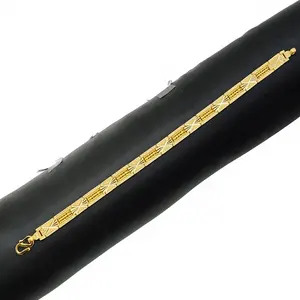 กำไลข้อมือทองคำ 22K ลายเรขาคณิต ดีไซน์หรูหราสำหรับผู้ชายและผู้หญิง พร้อมดีไซน์ลายแบบดั้งเดิมและตัวล็อกที่ปลอดภัย - Product Image 1