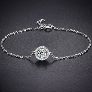 Pulsera clásica de cadena chapada en rodio de plata 925 con halo de diamantes redondos para mujer, joyería de boda - Product Image 1