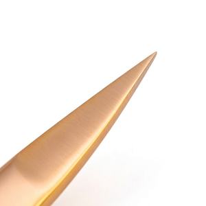 Tijeras de Manicura Color Oro Rosa con Acabado Súper Brillante, con Tornillo Real y Cuchillas Súper Afiladas - Product Image 2