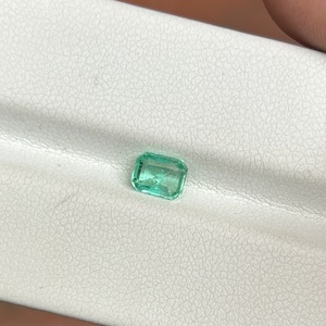 มรกตธรรมชาติจากแซมเบีย 0.53 กะรัต สีเขียวเข้มทรงสเต็ปคัท พลอยแท้สำหรับแหวนสั่งทำ จี้ และเครื่องประดับชั้นดี - Product Image 4