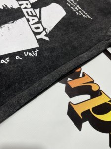 เสื้อยืดสกรีนลายแบบกำหนดเอง ผ้าฝ้าย 100% 250gsm ทรงปกติ ทรงบ็อกซี่ ยูนิเซ็กซ์ เสื้อยืดแบบคู่ ซักย้อมสีแบบแอซิด - Product Image 4