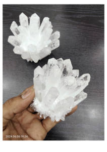 Grande géode de cristal naturel en quartz clair, tour d'énergie en cristal brut pour la décoration intérieure et les cadeaux - Product Image 3