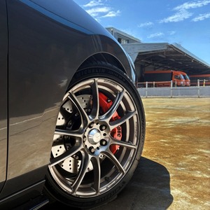ชุดเบรก D1SPEC S-RS B6 จานเบรกแบบลอยตัวขนาด 380 มม. สำหรับรถยนต์มาสด้า 3 และฟอร์ด โฟกัส แฮทช์แบค ระบบเบรกสมรรถนะสูงแบบฟอร์จ 6 ลูกสูบขนาดใหญ่ - Product Image 4