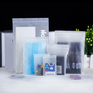 Bolsa de Plástico para Ropa, Tamaño Personalizado, Fundas Antipolvo, Embalaje Perfecto para Proteger la Ropa, OEM/ODM en Vietnam - Product Image 1