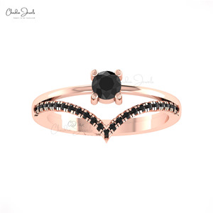 Anillo de Compromiso Chevron de Oro Sólido de 14K Premium con Diamante Negro de Corte Redondo de 4mm y Micro Diamantes Pavé, Lote de Joyería Fina - Product Image 4