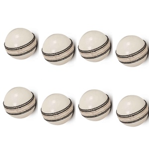 Cuir de haute qualité adapté aux matchs de club et aux tournois - Balles de cricket en cuir blanc chez Qasaab Gloves Company - Product Image 1