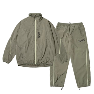 Survêtements de sport en nylon à fermeture éclair pour hommes, ensemble veste et pantalon de survêtement unisexe de haute qualité avec fermeture éclair réglable aux chevilles - Product Image 2