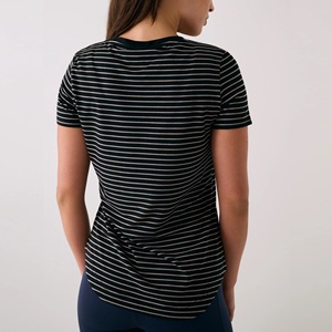 Camisetas de Algodón Transpirable para Mujer, Cuello en V, Personalizables con Logotipo, Lisas o con Gráficos, Hechas en Bangladesh - Product Image 3