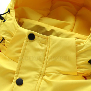 Veste de ski d'hiver pour homme, durable et offrant une protection optimale, avec des zones de rangement fonctionnelles, une capuche réglable et une protection anti-neige. - Product Image 4