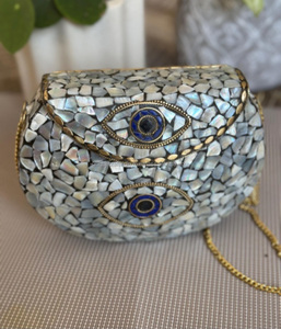 Bolso Bandolera Rectangular Ajustable con Incrustaciones de MOP, Última Llegada |   Bolso de Diseño Artesanal con Mosaico de Conchas y Resina para los Amantes de la Moda - Product Image 6