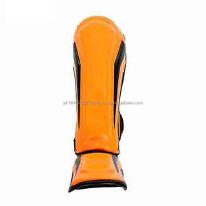 Espinilleras para adultos de alta calidad Espinilleras de boxeo de cuero negro de nuevo estilo con empeines de Espinilla Producto al por mayor - Product Image 2