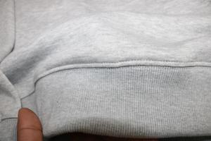 Sudadera con Capucha Upstate, Color Gris Jaspeado, Hilos Finos, Hecha a Medida, 100% Algodón, Corte Regular, para Invierno - Product Image 4