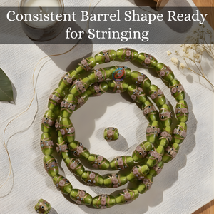 Cuentas de Vidrio Lampwork Hechas a Mano en Color Verde Lima |   Diseños Artísticos Mixtos Inspirados en Pasteles de Boda |   Longitud de Hilo de 8 Pulgadas en Varios Tamaños - Product Image 5