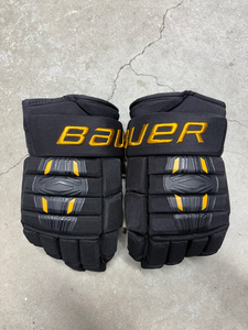 1 Pair <b>Red</b> PVC & Genuine Leather Ice Hockey <b>Gloves</b> with Hook & Loop Closure Waterproof & Lightweight for Adult Use - Product Image 6