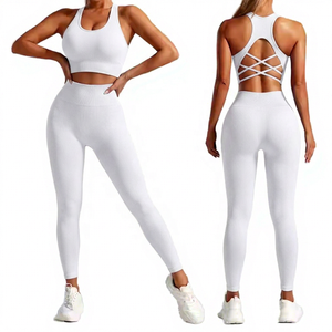 Ensemble de yoga deux pièces noir uni pour femme, leggings taille haute, longueur intégrale, extensible dans quatre directions - Product Image 6