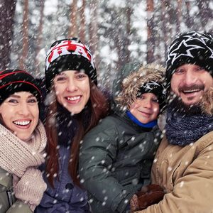 Gorro Unisex de Acrílico Estilo Y2K, Diseño Sólido con Estampado Flocado, Transpirable e Impermeable, Gorro de Esquí Tejido a Mano con Bordado de Pedrería, Casual - Product Image 3