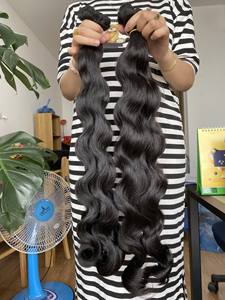 Extensiones de Cabello Humano Virgen Natural de Alta Calidad a Precio de Fábrica al por Mayor, Color Natural, Ondulado Profundo, Cutícula Alineada, de un Solo Donante - Product Image 4
