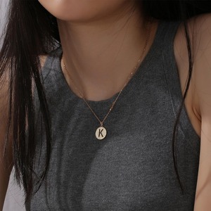 Colgante único de plata de ley 925 con moissanita y letra inicial K, con collar, venta al por mayor. - Product Image 3