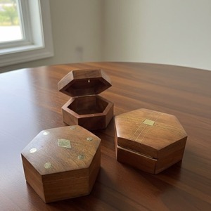 Quemador de Oud Árabe Hecho a Mano para Aromatizar el Hogar y Rituales de Oración - Product Image 1
