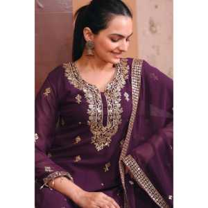 Hermoso conjunto Dupatta superior inferior para mujer con trabajo de bordado de secuencia - Product Image 4