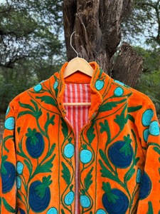 Veste Bohème Brodée Oranges, Fleurs et Grenades, Motif Artistique Bleu, Style Suzani, Art Populaire, Blazer Hiver Botanique - Product Image 5