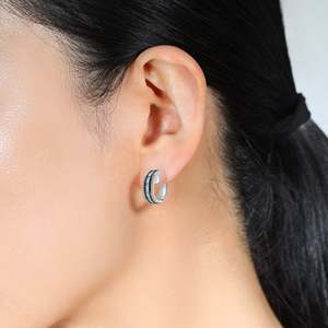 Pendientes de Aro de Oro Macizo con Diamantes Sueltos Cultivados en Laboratorio, Corte Baguette de 1.35 ct y Corte Brillante Redondo de 0.85 ct, Joyería Fina Personalizada - Product Image 1