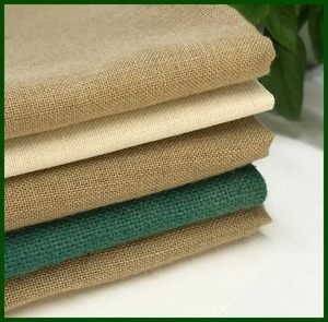 Tissu en toile de jute naturelle de qualité supérieure, à tissage ouvert, durable, aspect rustique authentique, pour emballages et agriculture - Product Image 1