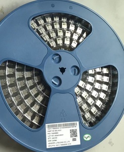 Conector RJ45 de un Solo Puerto, Tipo Tab, Cat5e 8p8c, Vertical, 180 Grados, Blindado, Embalaje en Bandeja, Montaje en Orificio/Superficie - Product Image 4