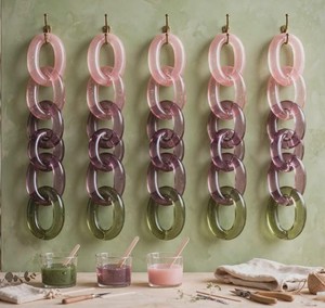 Rideau de porte élégant et luxueux en résine, fait main, motif artistique indien exotique, avec maillons colorés, pour séparateur de pièce ou décoration murale - Product Image 1
