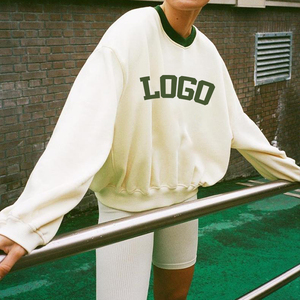 Sweat-shirt et hoodie surdimensionnés pour femme en coton mélangé, avec logo imprimé personnalisé, col rond et épaules tombantes, style streetwear - Product Image 3