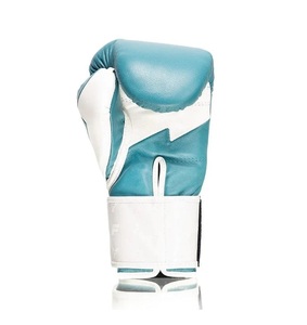 Ensemble de Sparring MMA et Boxe en Cuir de Vachette Véritable avec Sangles Réglables, Incluant Gants de Boxe, Casque et Protège-Genoux – Vente en Gros - Product Image 3