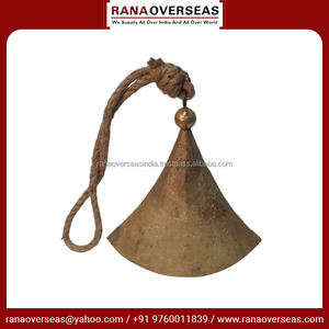 Cloches décoratives en fer de qualité supérieure de style élégant avec finition dorée utilisées pour la maison à bon prix du fournisseur de confiance - Product Image 4