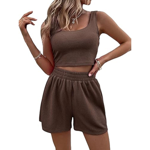 Ensemble de yoga polyvalent 2 pièces personnalisé pour femme : short cycliste taille haute contrastant et brassière de sport rembourrée à col rond – Tenue de gym - Product Image 2