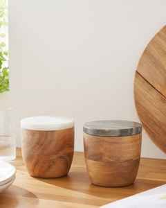 Recipiente grande de madera para almacenar galletas, bocadillos, granos y alimentos secos en la encimera de la cocina. - Product Image 3