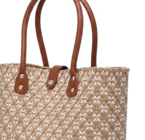 Sac à main en plastique tissé floral marron et blanc personnalisé, sac fait main de luxe avec poignée en cuir marron, sac de vacances - Product Image 4