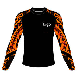 เสื้อรัดกล้ามเนื้อแขนยาวสำหรับผู้ชาย สีดำ ลายชนเผ่าเรขาคณิตที่แขนเสื้อ เหมาะสำหรับการฝึกซ้อมกีฬาและการออกกำลังกาย - Product Image 1