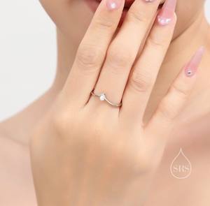 Bague de mariage ajustable en argent sterling 925 plaqué or 14 carats avec perle d'eau douce naturelle minimaliste de 3 mm en forme de chevron - Product Image 5