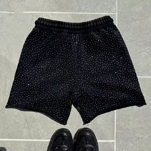 Pantalones Cortos Deportivos Personalizados al por Mayor con Gráficos y Pedrería, de Algodón Grueso, Estilo Urbano, para Verano, Fabricación OEM - Product Image 2