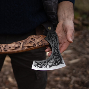 Hache à main de survie robuste pour camping en plein air, lame gravée loup, style tomahawk nordique médiéval, 20 pouces, personnalisée OEM, vente en gros - Product Image 4