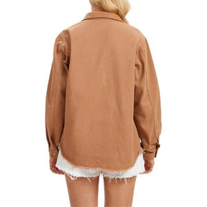 Chaqueta Vaquera Transpirable para Mujer, Estilo Casual Ligero con Logotipo Frontal, Disponible en Tonos Claros y Oscuros - Product Image 2