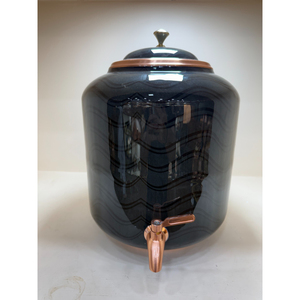 Distributeur d'eau artisanal en cuivre pur de qualité supérieure avec robinet, finition noire vintage antique, réservoir de stockage d'eau grande capacité Matka - Product Image 1