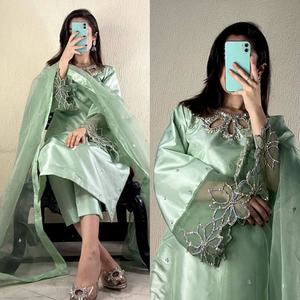 Colección de Salwar Kameez Indios con Bordado Frontal y Adornos de Cuentas y Lentejuelas, Listos para Usar, para Mujer, Disponibles en Stock - Product Image 1