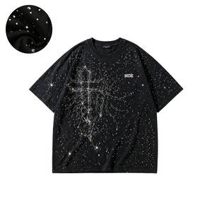 เสื้อยืดผู้ชายแบบสั่งทำล่าสุด พิมพ์ลายโลโก้ด้วยคริสตัลแบบรีดร้อน ขายส่งเสื้อผู้ชาย ราคาดีที่สุด ปักคริสตัลตามแบบที่ต้องการ - Product Image 1
