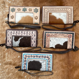 Fourrure de peau de vache usinée à la main sculpture en cuir pochette coque de téléphone élégant Offre Spéciale portefeuille multi utilisations cuir occidental bracelet portefeuilles - Product Image 3