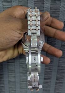 Reloj de pulsera de acero inoxidable con diamantes de moissanita, estilo hip-hop, con incrustaciones, de gran demanda, para la moda, disponible al por mayor. - Product Image 2