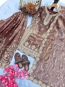 Ensemble Kurti Plazzo Dupatta en Soie Pure de Luxe Brodé pour Femme – Travaux de Broderie Lourde à Sequins et Dori - Product Image 4