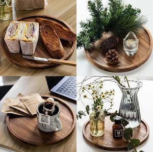 Plateau de rangement rectangulaire en bois 50 cm, finition vernie, design minimaliste, compatible lave-vaisselle, multifonction, individuel pour table, pour boissons - Product Image 3
